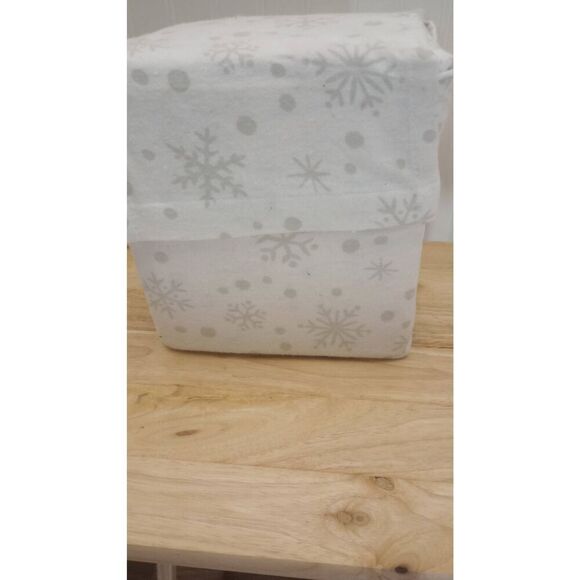 NWOT Winter wonderland flannel sheet size twin - Picture 2 of 3